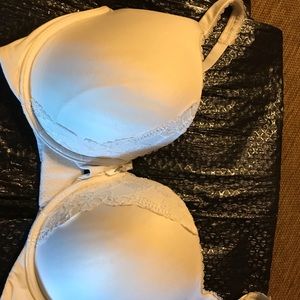 34DDD Victoria Secrets bra